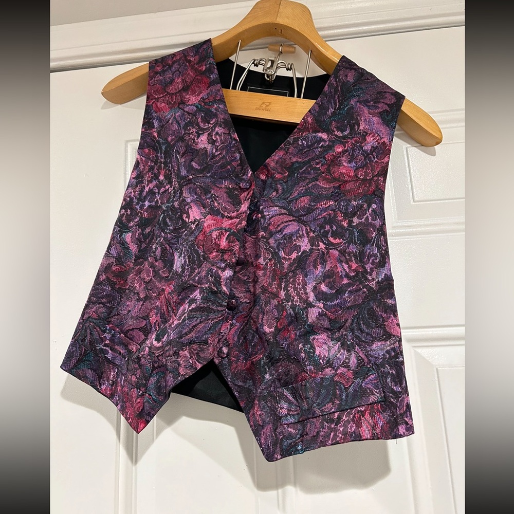 Specialty House Inc Floral Vest